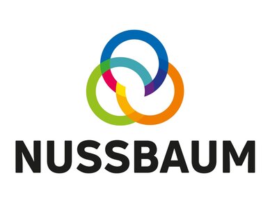 Das neue Nussbaum Medien-Logo mit rundlichen Elementen und allen Farben der Nussbaum Welt.